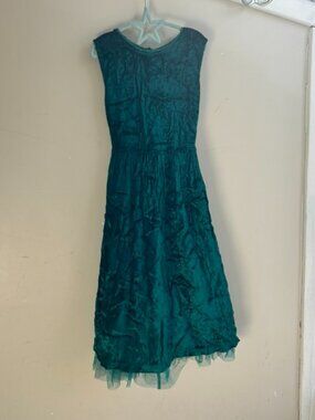 💚✨ April Cornell Crushed Velvet Dress – Emerald Green – Size 7–8 ✨💚